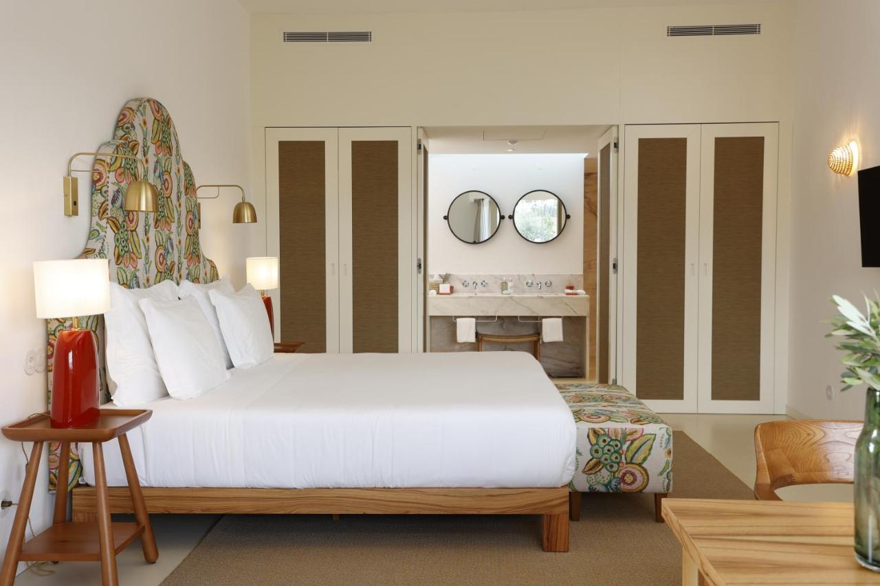 Praia Do Canal Nature Retreat - Small Luxury Hotels Of The World Aljezur Exterior foto A bedroom at the hotel