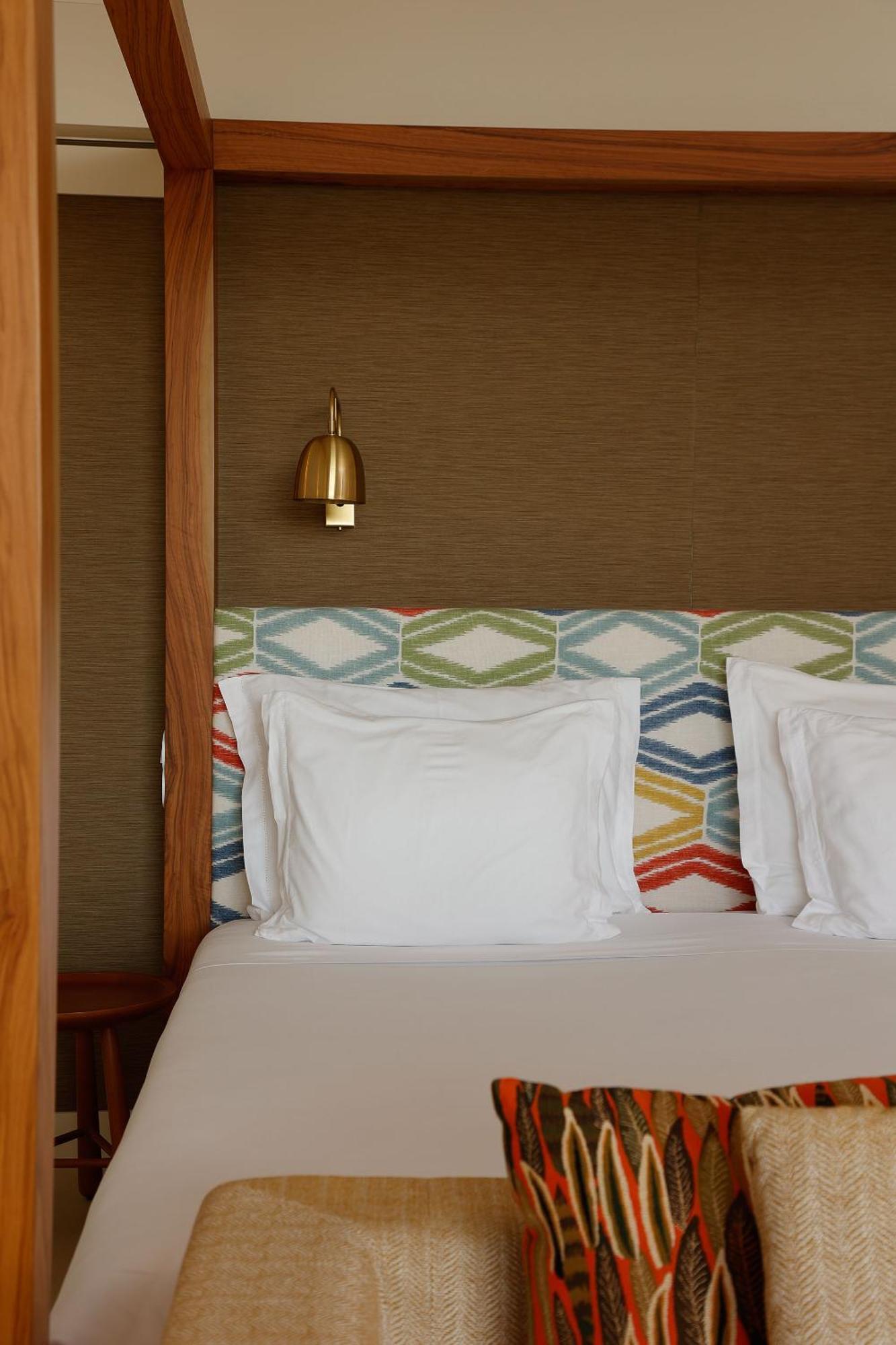 Praia Do Canal Nature Retreat - Small Luxury Hotels Of The World Aljezur Exterior foto A wall light