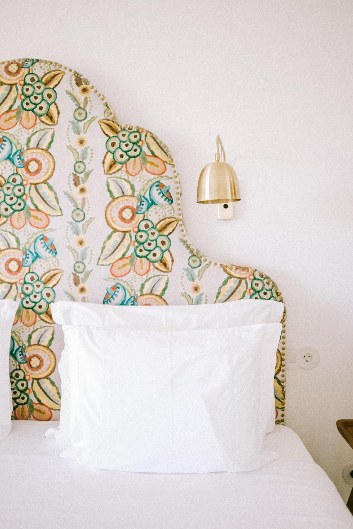 Praia Do Canal Nature Retreat - Small Luxury Hotels Of The World Aljezur Exterior foto A bed with a headboard